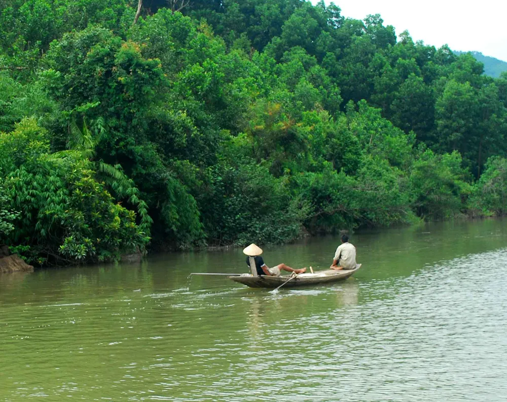 Mơ thấy đi thuyền trên cạn: Tiêu cực bủa vây khiến bạn dễ lầm đường lạc lối