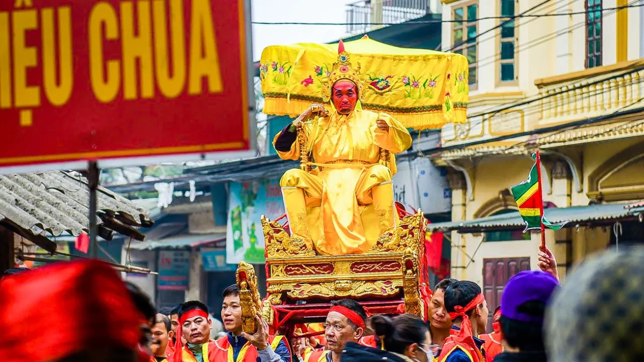 Mơ thấy vua quan: Dự báo về tương lai thăng tiến, quyền cao chức trọng