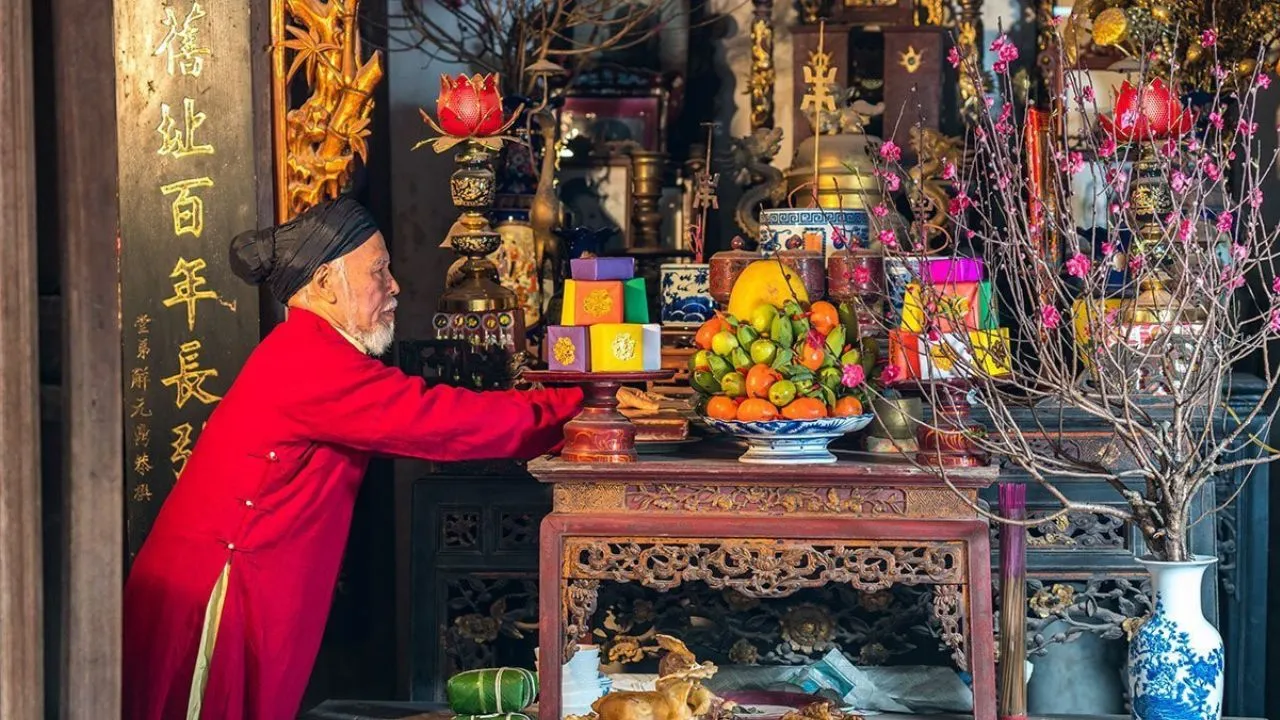 Vì sao thắp hương trong 3 ngày Tết và những điều cần lưu ý để không mất tài lộc