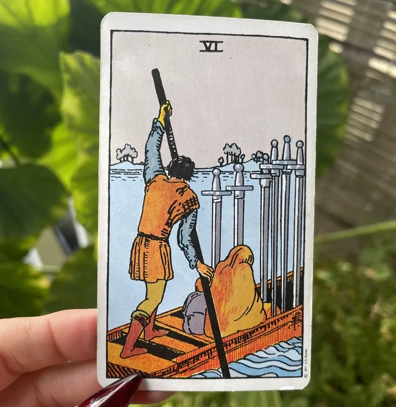 Ý nghĩa lá Six of Swords: Mạnh dạn vượt qua gian nan, thử thách để lòng bình yên