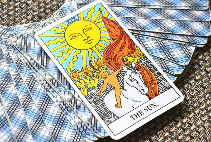 Ý nghĩa lá The Sun trong Tarot là gì? Mặt trời chiếu rọi, thắp sáng niềm tin